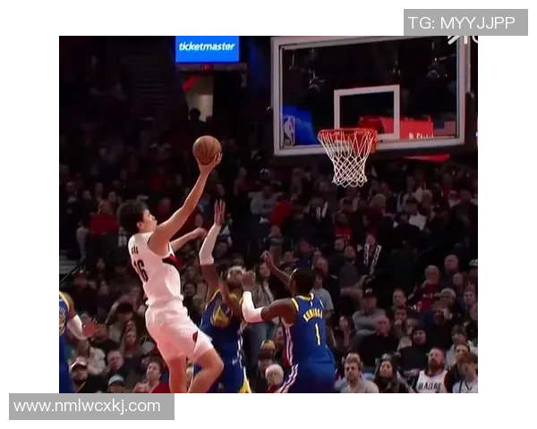 开拓者与勇士全场激战回顾精彩瞬间与关键时刻分析