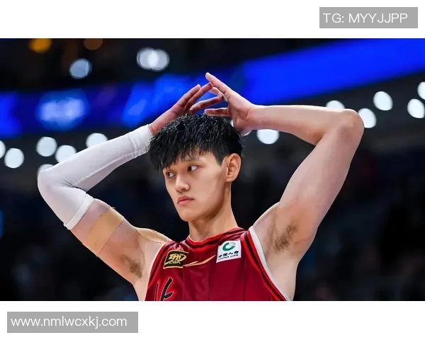 曾凡博在篮球赛场上的崛起与挑战,未来发展潜力无限引人关注